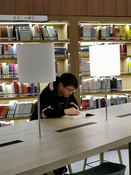 说明: D:\beat365在线唯一官网\我的文件\就业\2019-2020一学期\品学之星统计\许迎庆\许迎庆.jpg