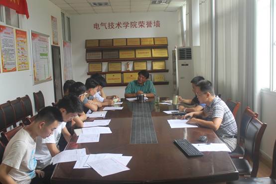 说明: C:\Users\Administrator\Desktop\2014级顶岗实习动员会\新建文件夹\IMG_4874.JPG